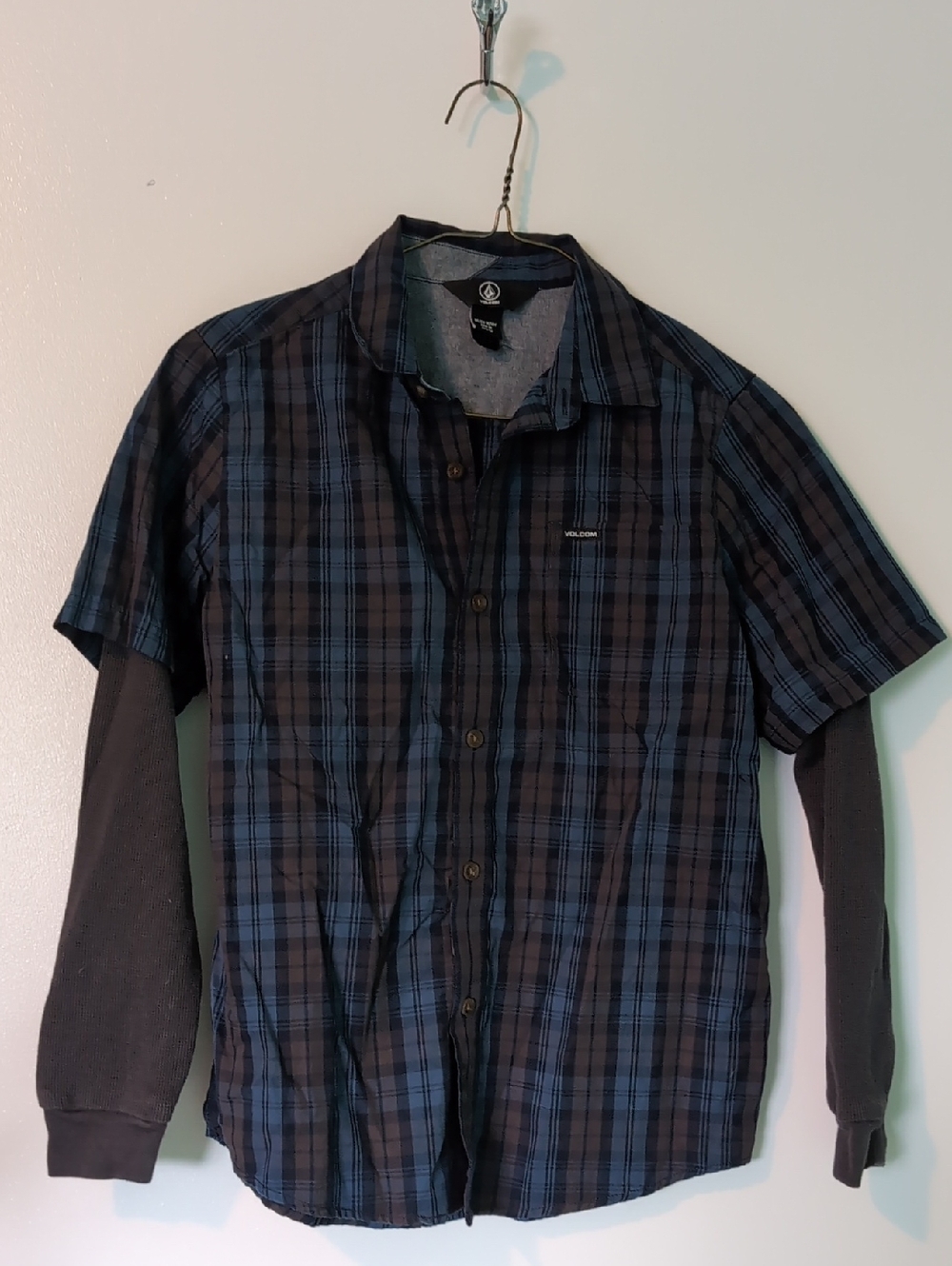 Volcom Boys M Blue & Grey Plaid Tee W Built-In Thermal Long Sleeve